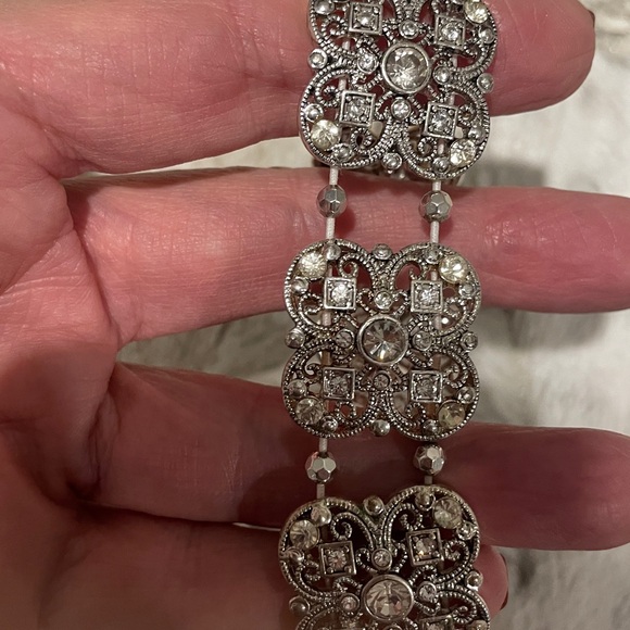 Elegant Silver Filigree Bracelet - Picture 5 of 5